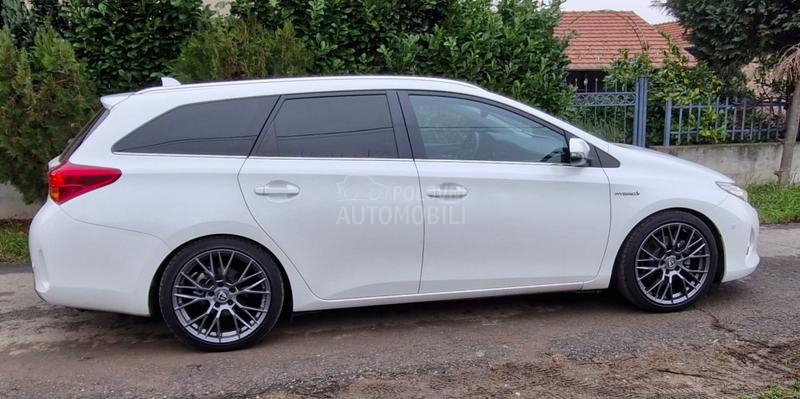 Toyota Auris 1.8 hibrid