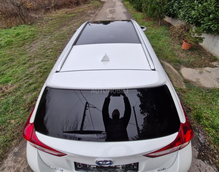 Toyota Auris 1.8 hibrid