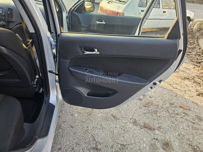 Hyundai i30 1.4 b/tng