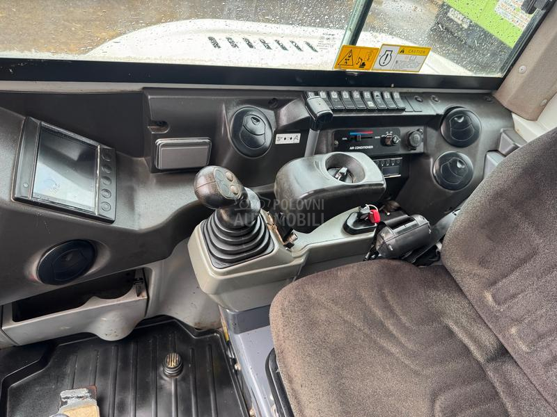 Takeuchi TB240  TOP STANJE