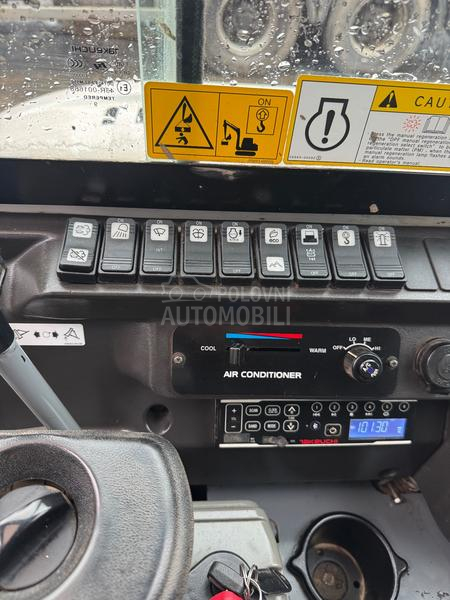 Takeuchi TB240  TOP STANJE