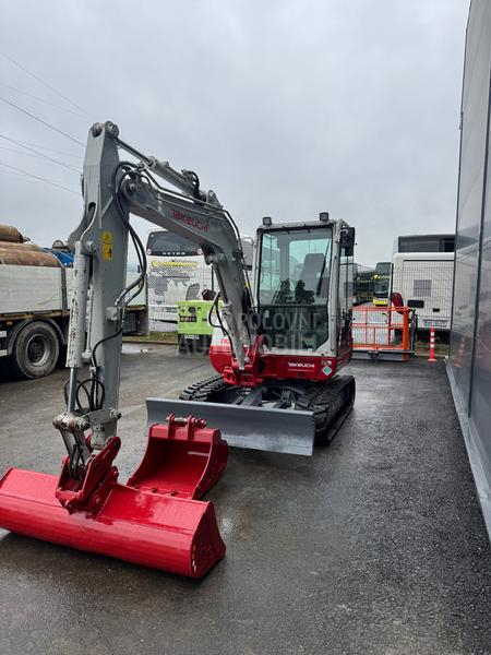 Takeuchi TB240  TOP STANJE