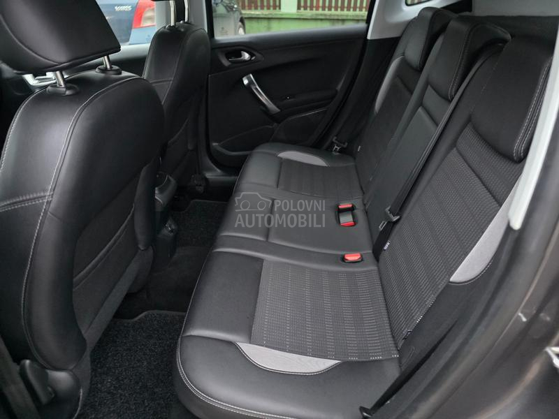 Peugeot 2008 1.6hdi ALLUR/NAV I