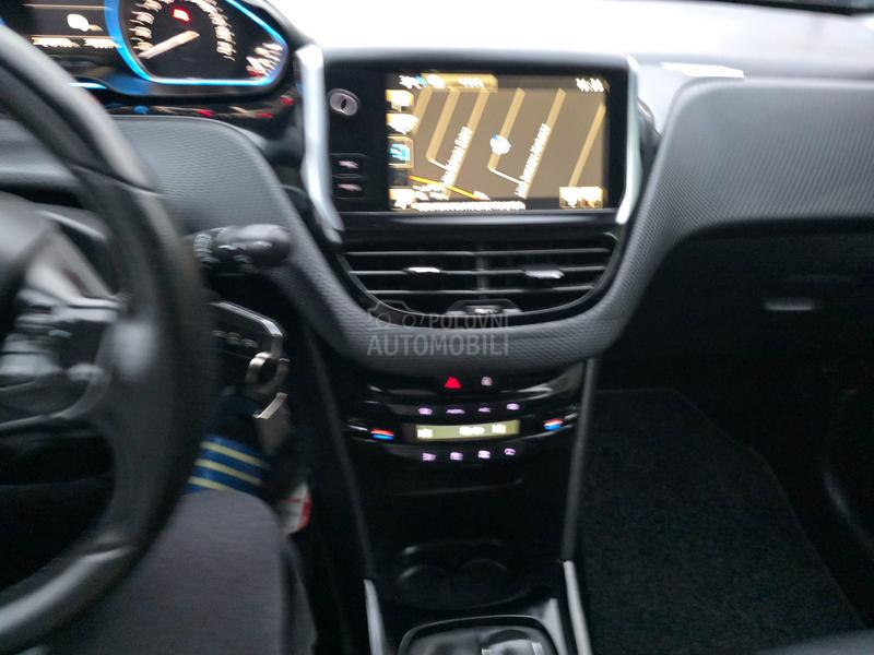 Peugeot 2008 1.6hdi ALLUR/NAV I