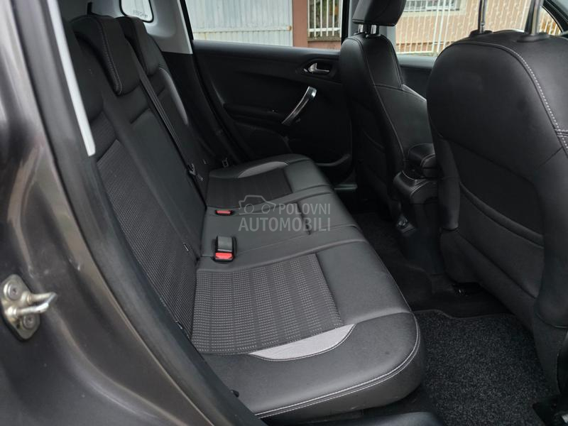 Peugeot 2008 1.6hdi ALLUR/NAV I