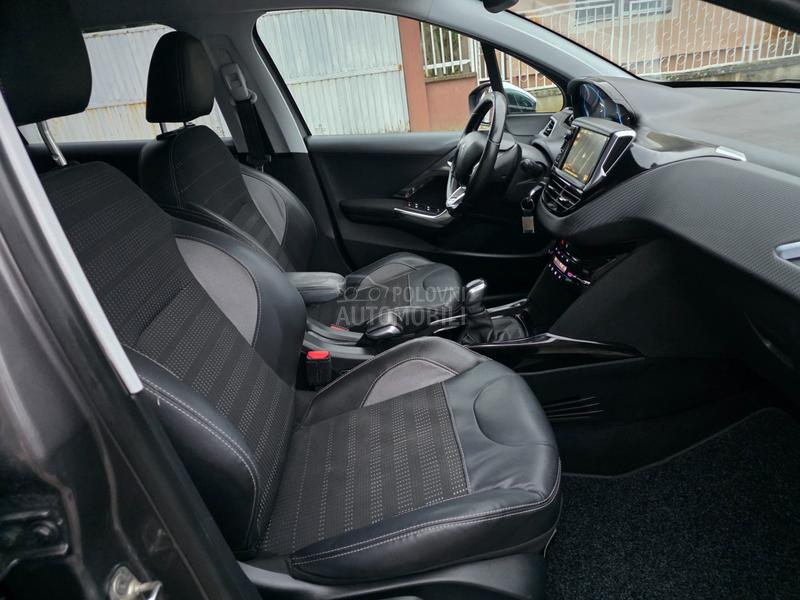Peugeot 2008 1.6hdi ALLUR/NAV I