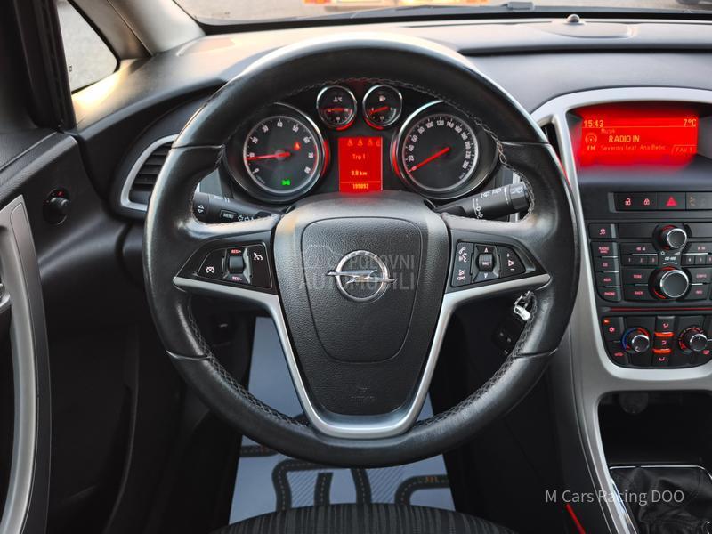 Opel Astra J 1.6 ENJOY