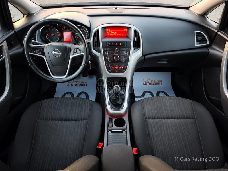 Opel Astra J 1.6 ENJOY