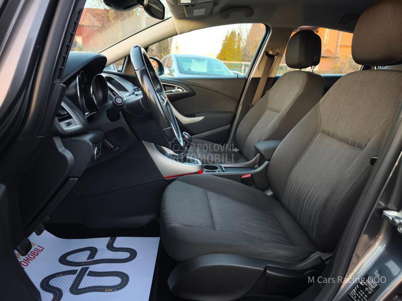 Opel Astra J 1.6 ENJOY