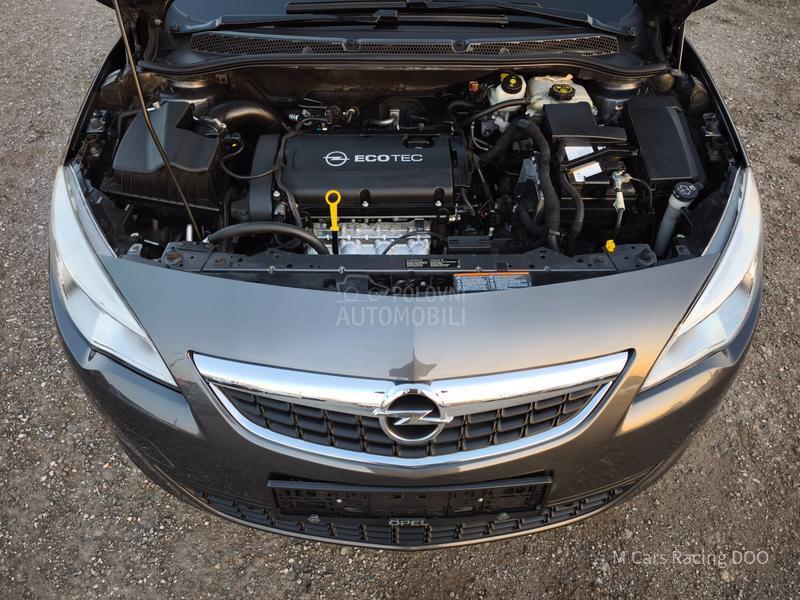 Opel Astra J 1.6 ENJOY