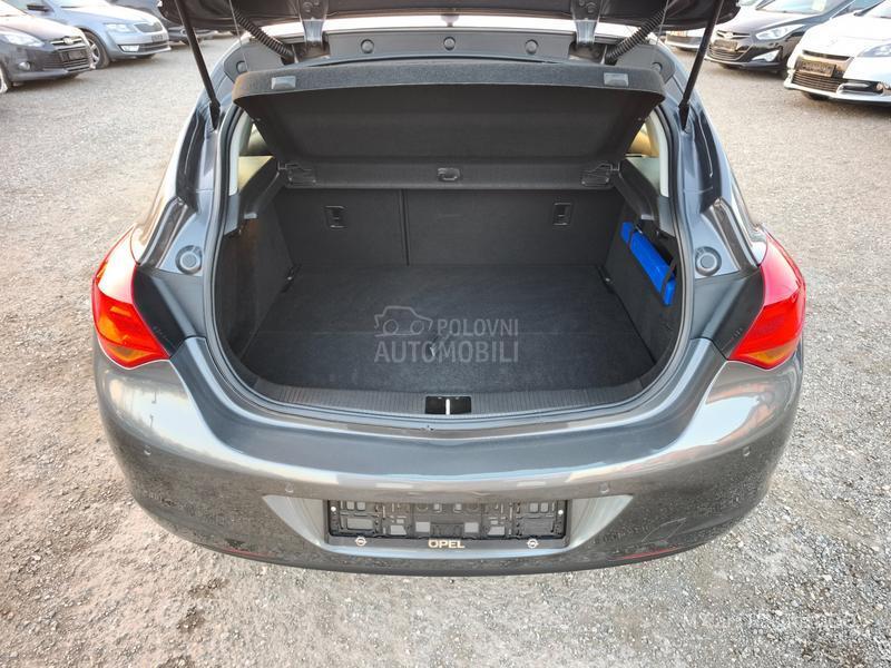 Opel Astra J 1.6 ENJOY