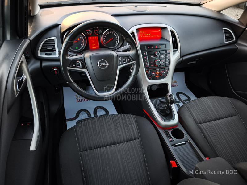 Opel Astra J 1.6 ENJOY