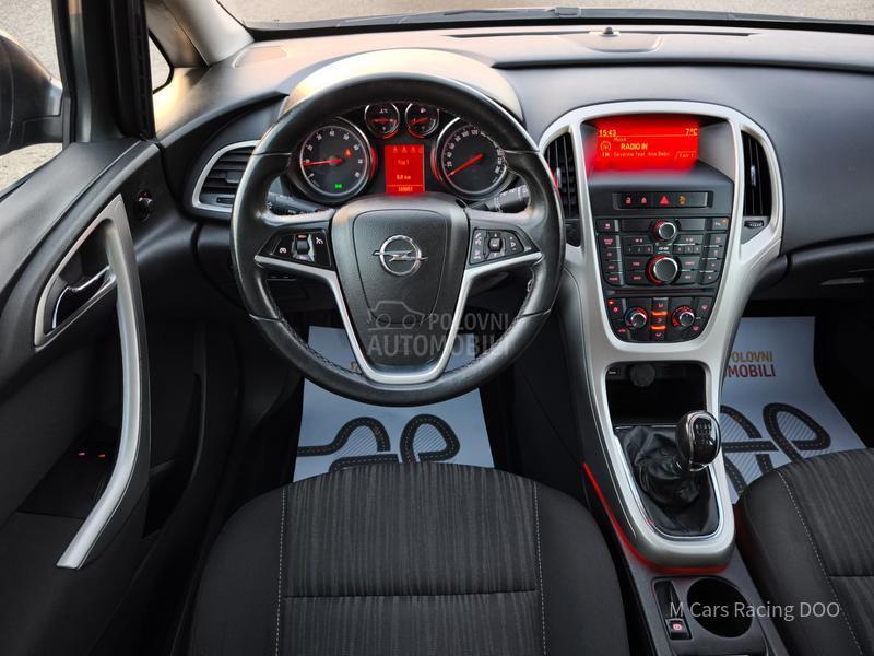 Opel Astra J 1.6 ENJOY