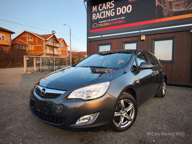 Opel Astra J 1.6 ENJOY