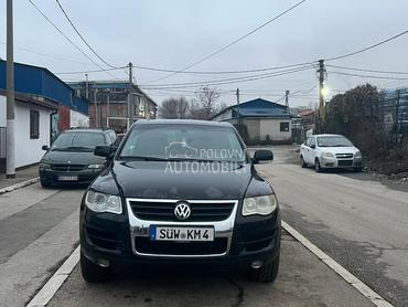 Volkswagen Touareg sa tablama