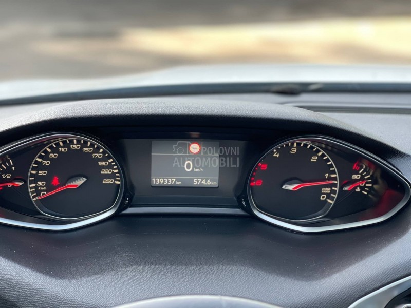 Peugeot 308 ALURE LED PERLA