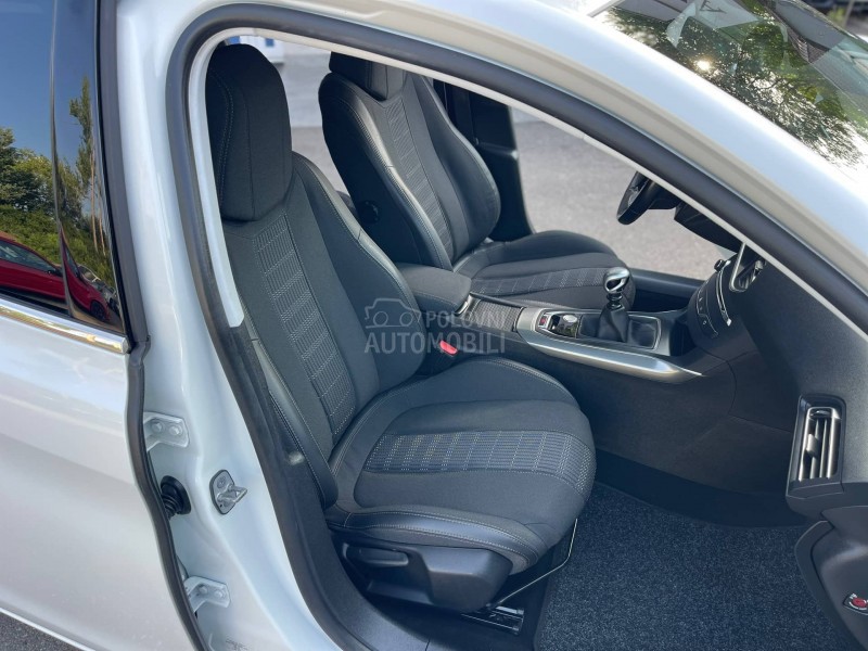 Peugeot 308 ALURE LED PERLA