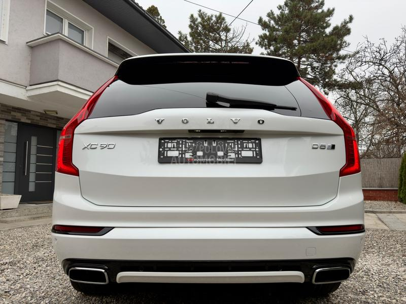 Volvo XC90 R-Design/7Sed/Perla