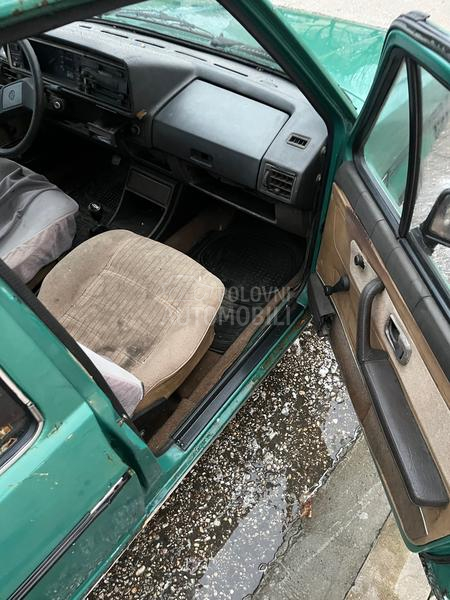 Volkswagen Golf 1 1.5B