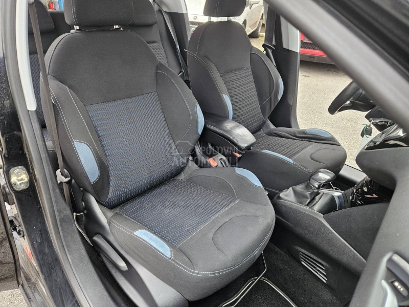 Peugeot 208 N A V I  L E D