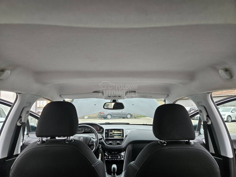 Peugeot 208 N A V I  L E D