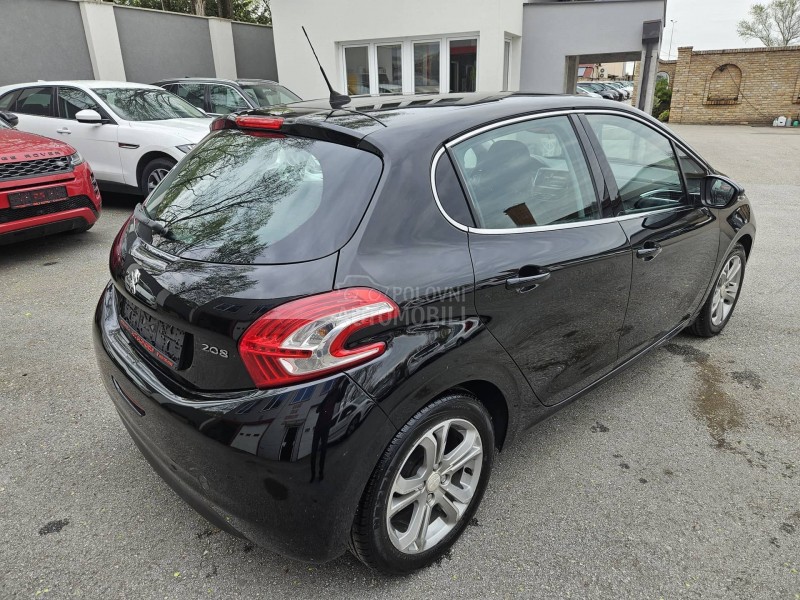 Peugeot 208 N A V I  L E D