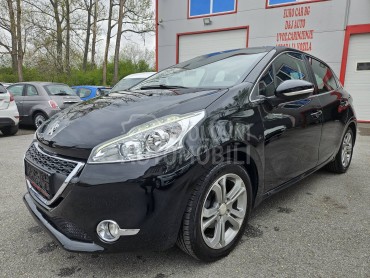 Peugeot 208 N A V I  L E D