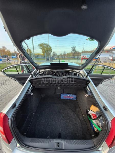 Škoda Octavia 1.6 elegance