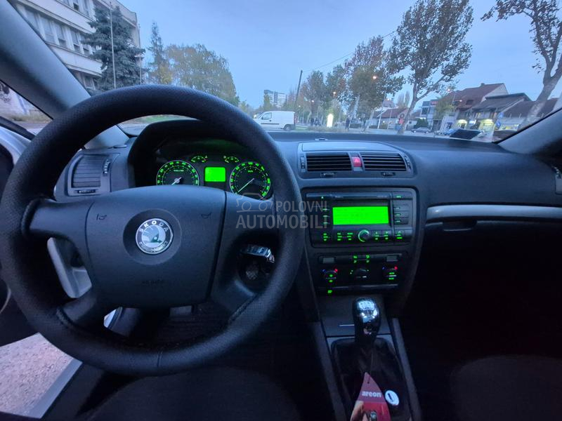 Škoda Octavia 1.6 elegance