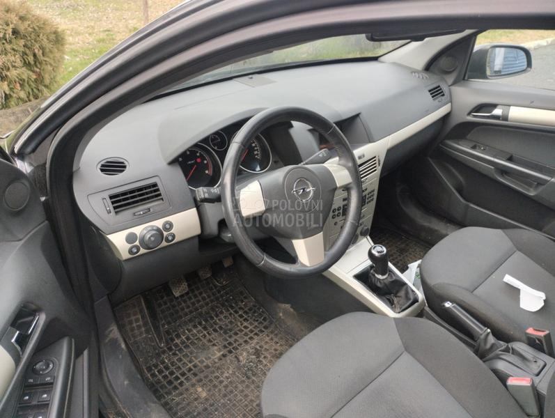 Opel Astra H 