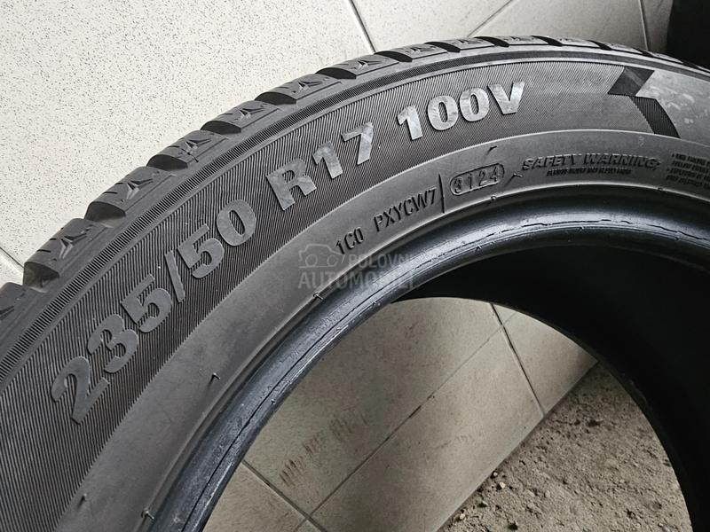 Kumho 235/50 R17 Zimska