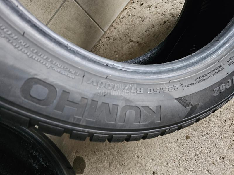 Kumho 235/50 R17 Zimska