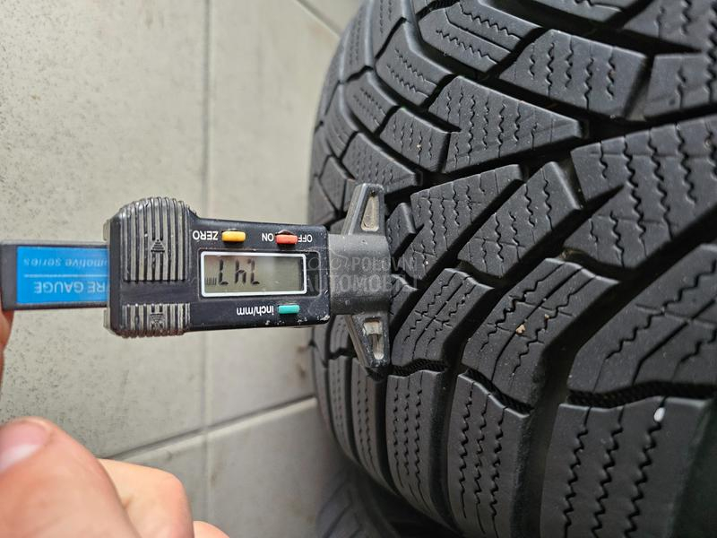 Kumho 235/50 R17 Zimska