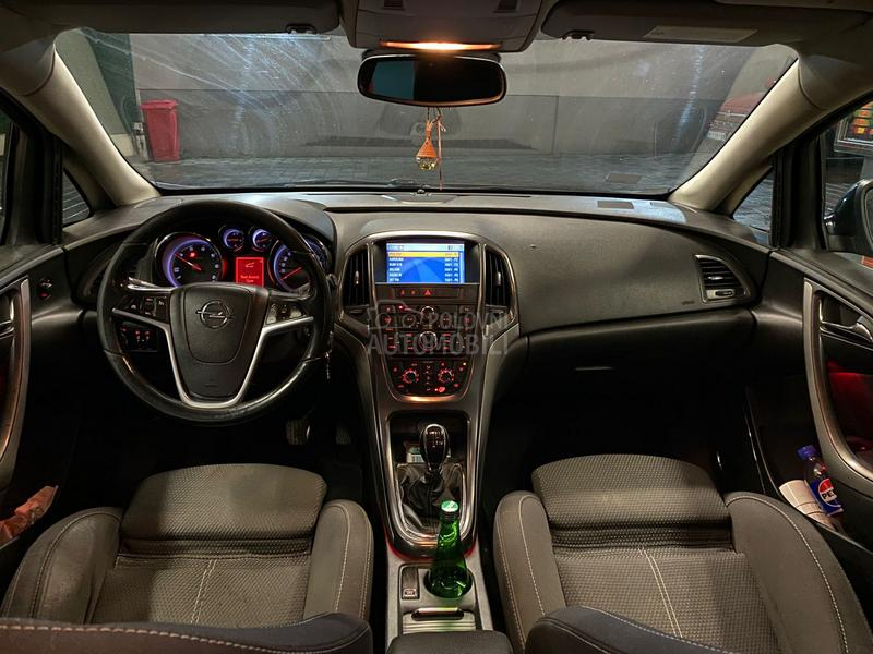 Opel Astra J Cosmo