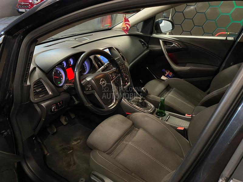 Opel Astra J Cosmo