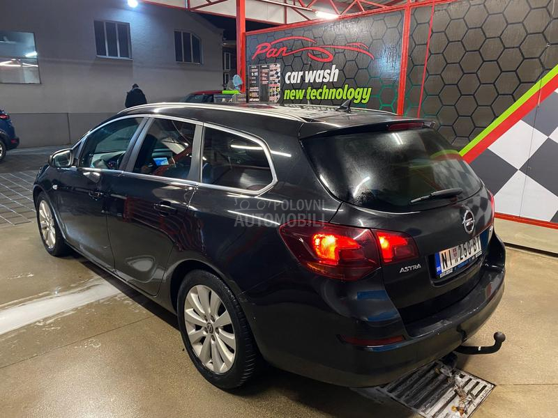 Opel Astra J Cosmo