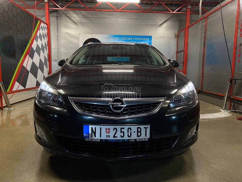 Opel Astra J Cosmo