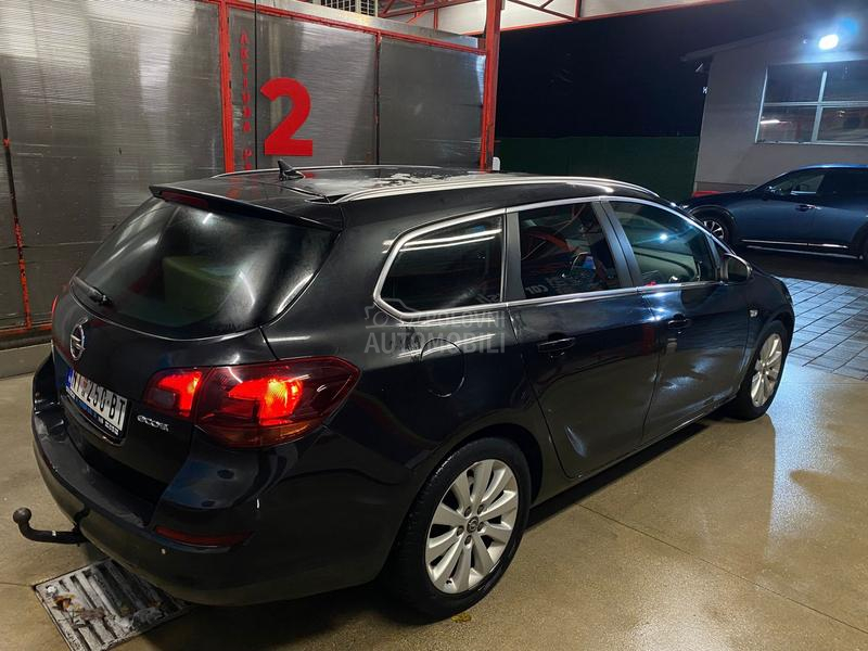 Opel Astra J Cosmo