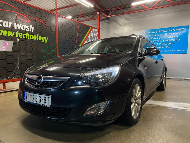 Opel Astra J Cosmo