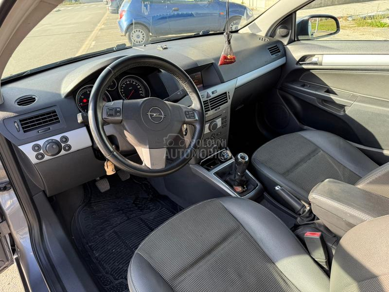 Opel Astra H 