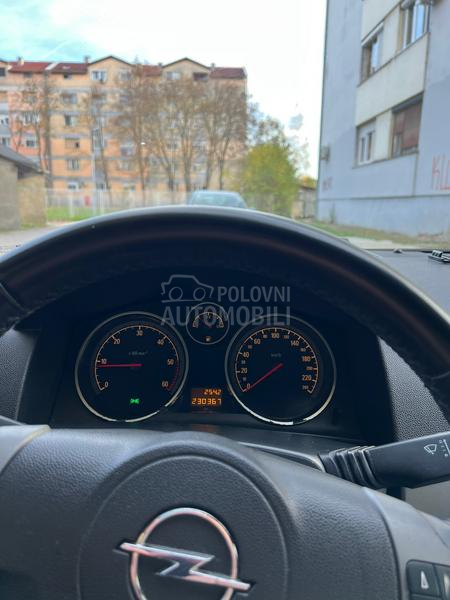 Opel Astra H 