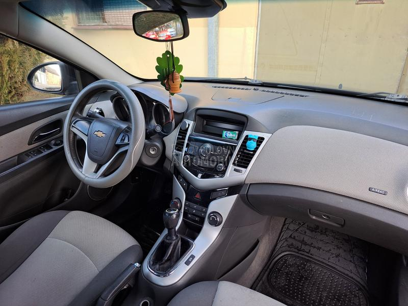 Chevrolet Cruze 