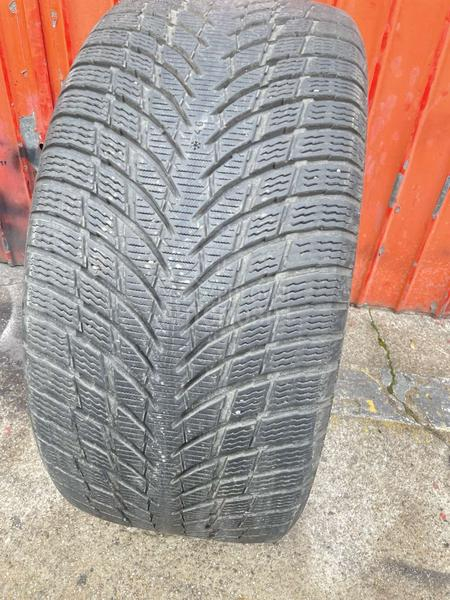 Nokian 255/40 R19 Zimska