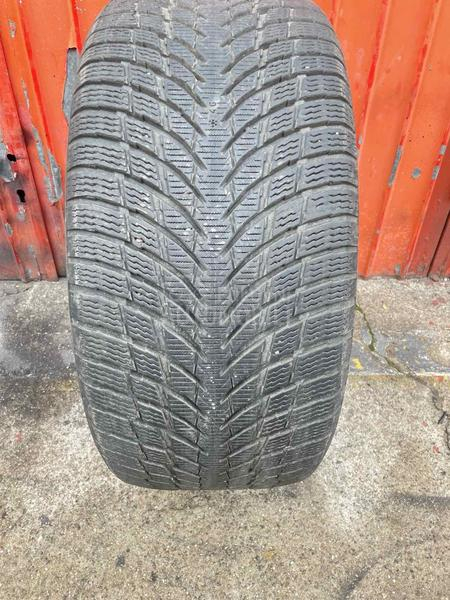 Nokian 255/40 R19 Zimska