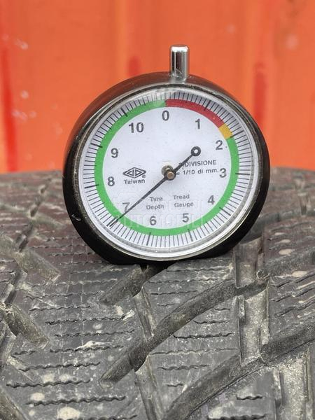 Nokian 255/40 R19 Zimska