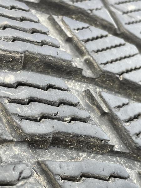 Nokian 255/40 R19 Zimska