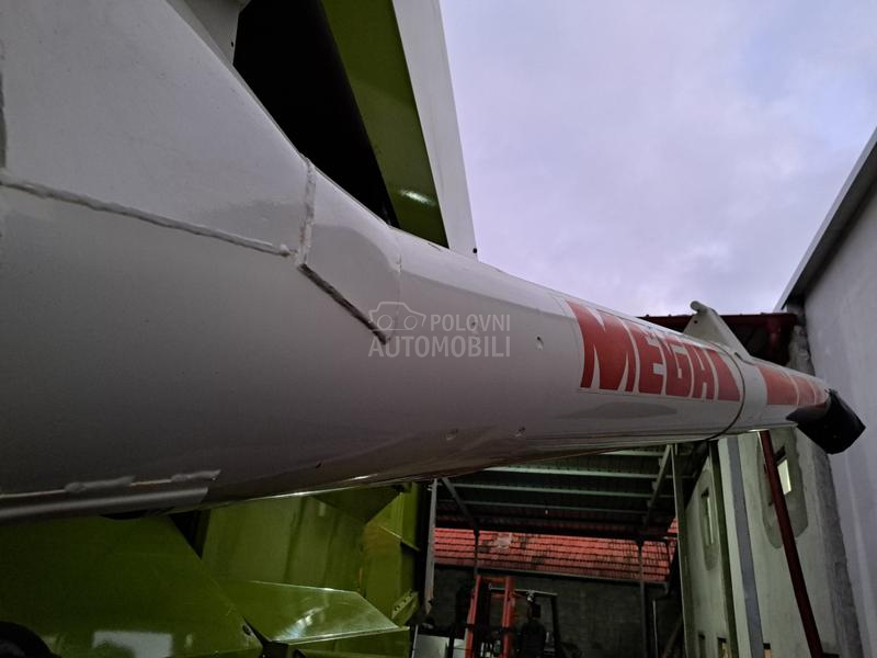 Claas Mega 218