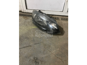 Desni far za Volkswagen Polo od 2009. do 2014. god.