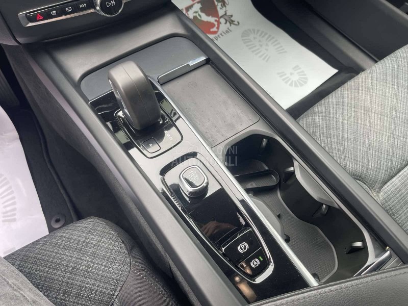 Volvo XC60 AWD Model 2021