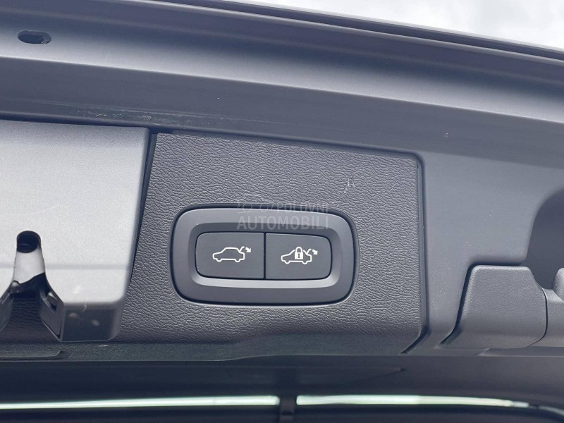 Volvo XC60 AWD Model 2021